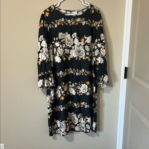 Floral Grey, Yellow, White Shift Dress 3/4 Length Flutter Sleeves Size XL Tall